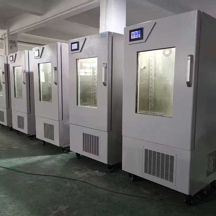 生化培養(yǎng)箱(500L) 生化培養(yǎng)箱(500L)